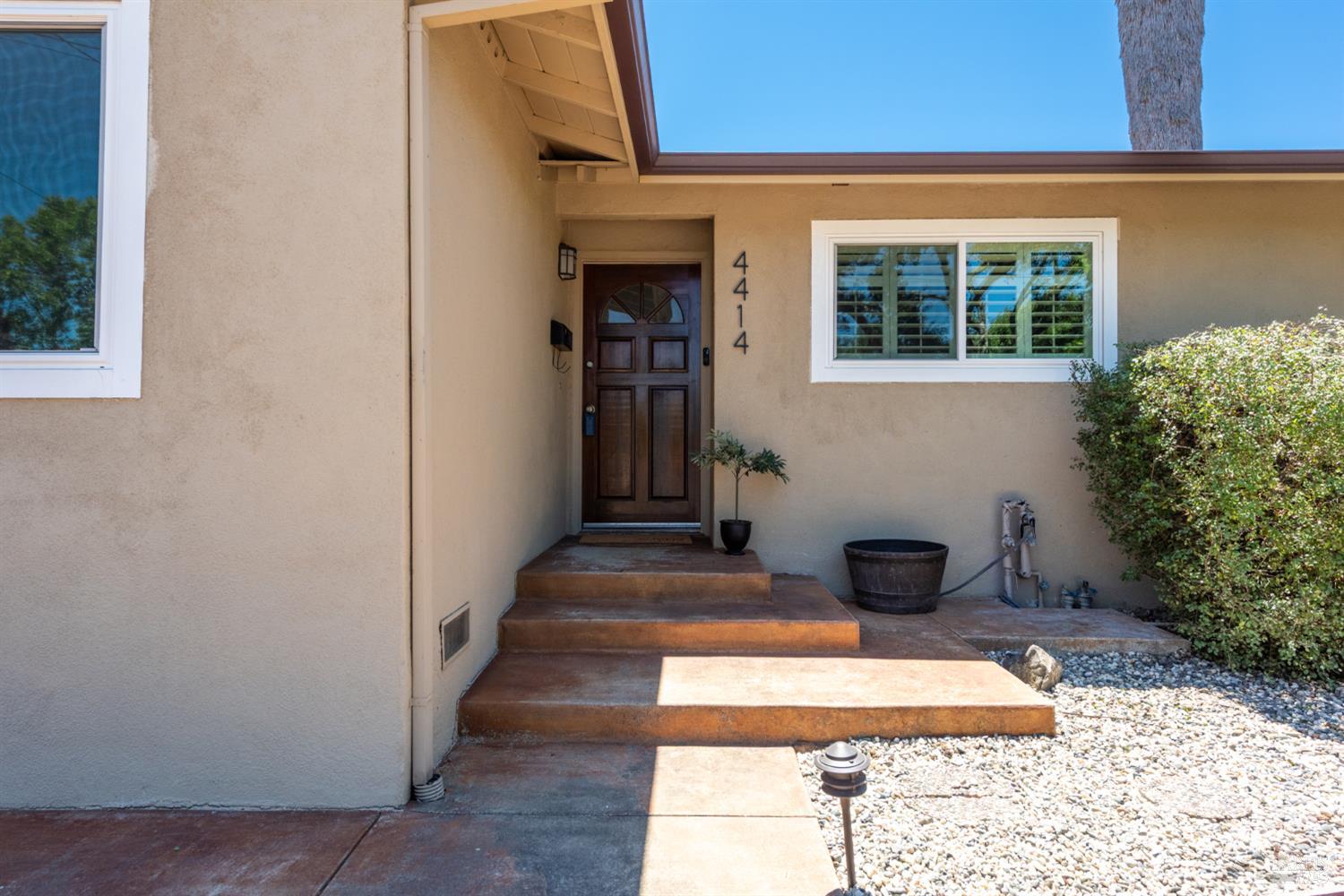 4414 Vine Street Santa Rosa, CA 95409 - Photo 2 of 38