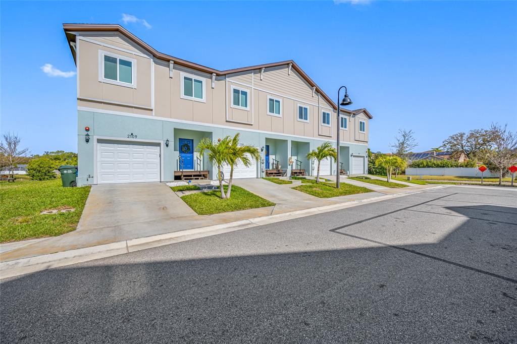3301 Whitney Road Clearwater, FL 33760 - Photo 4 of 50