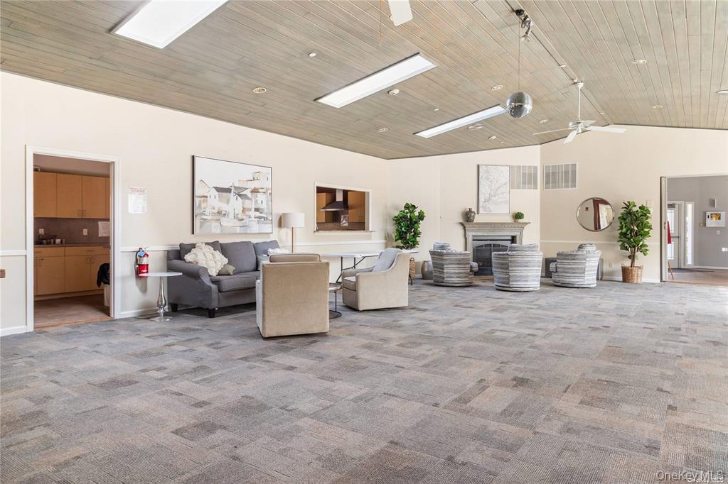 1407 Middle Road, Unit 91 Calverton, NY 11933 - Photo 5 of 9 Clubhouse