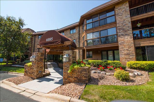 6085 Rowland Road, Unit 303 Minnetonka, MN 55343 - Photo 2 of 26 Gallery Image 2