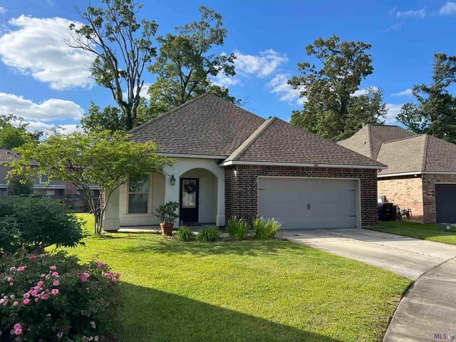 $240,000 | 16211 White Rose Drive, Baton Rouge, LA 70817
