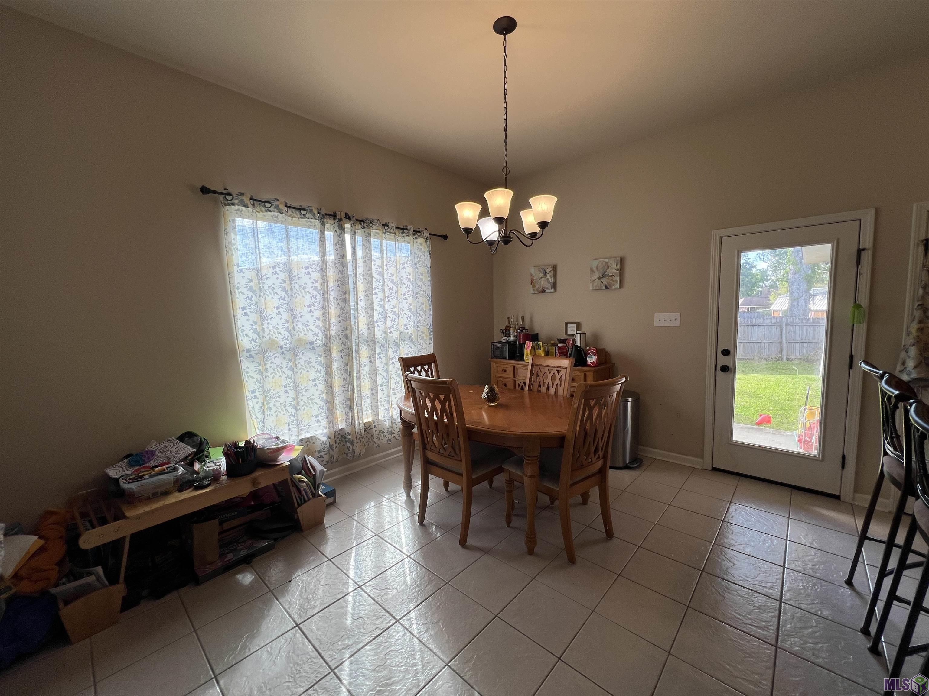 16211 White Rose Drive Baton Rouge, LA 70817 - Photo 4 of 7