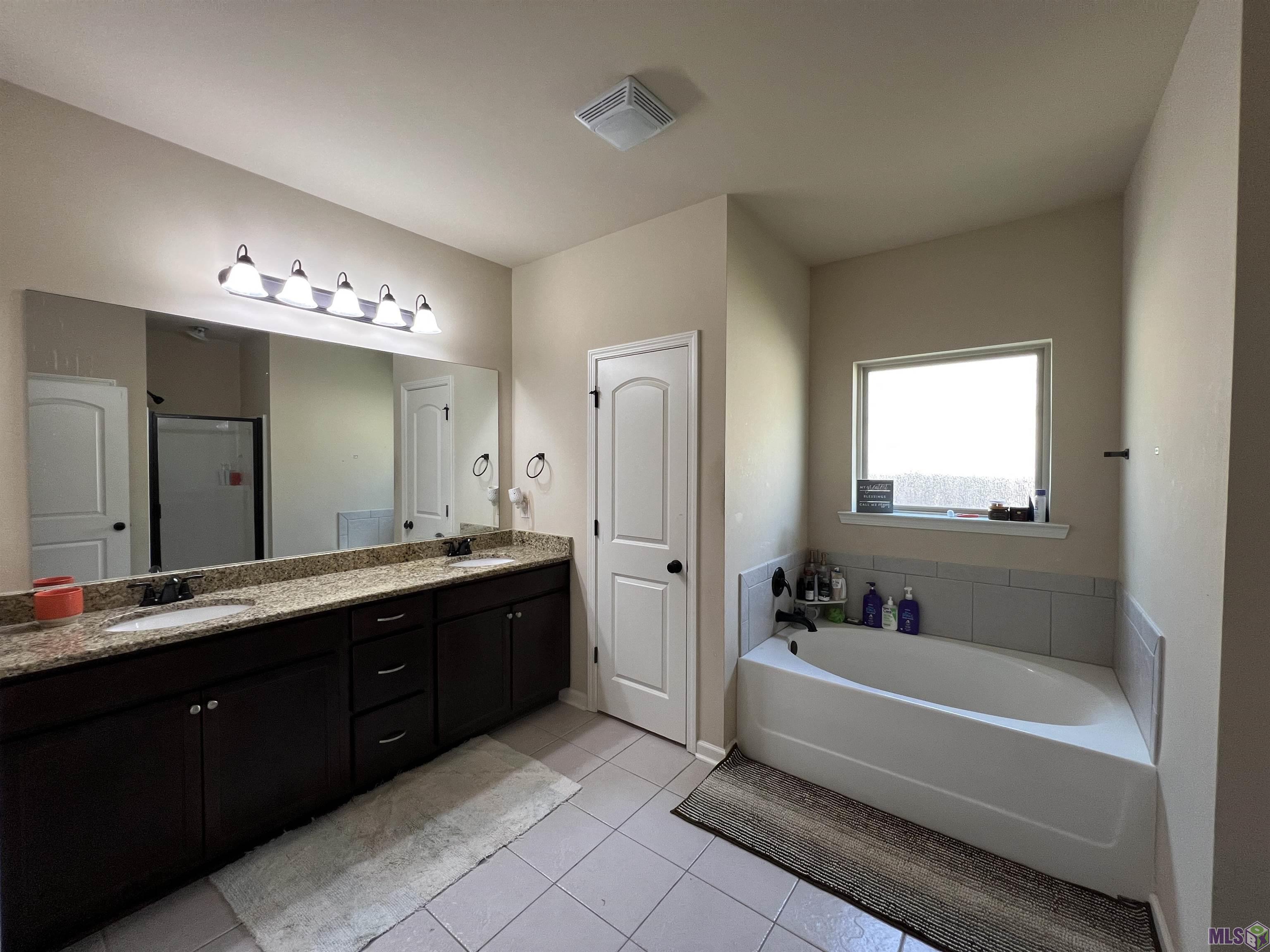 16211 White Rose Drive Baton Rouge, LA 70817 - Photo 5 of 7