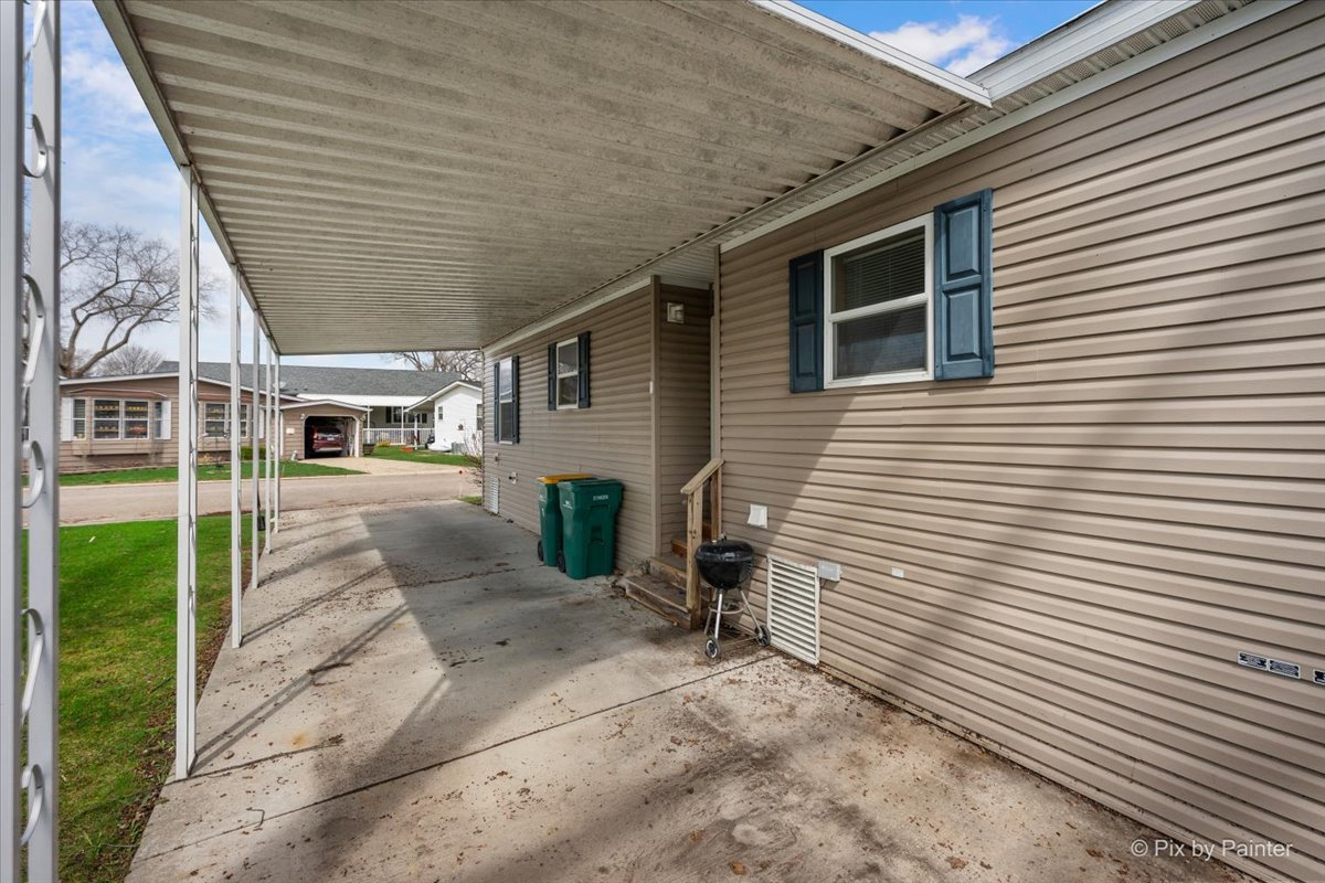 173 Northshore Road Elgin, IL 60123 - Photo 20 of 39