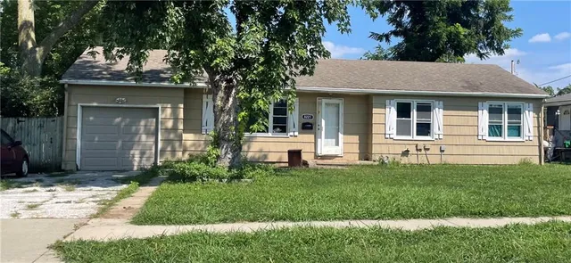 $550,000 | 8221 Travis Street, Overland Park, KS 66204