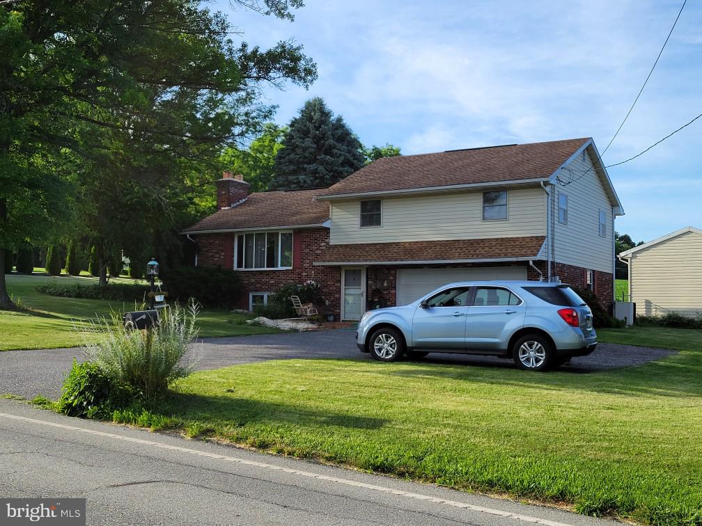 915 Witmer Road York, PA 17406 - Photo 2 of 10 Gallery Image 2