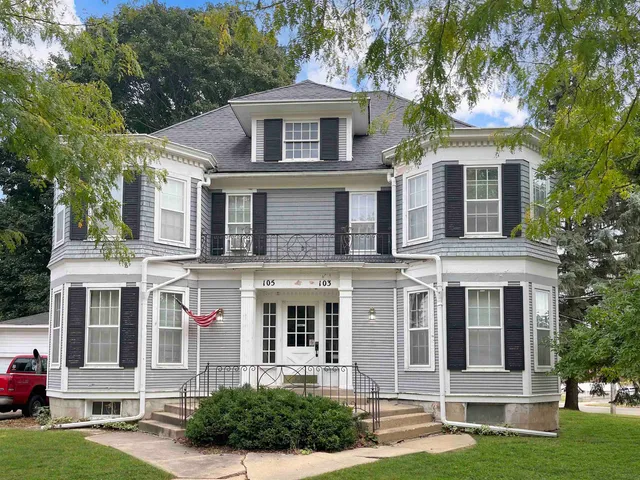 $150,000 | 103-105 North Harlem Avenue, Freeport, IL 61032