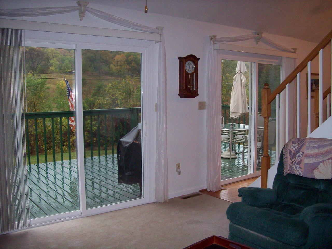 1595 Beaumont Road Roanoke, VA 24019 - Photo 4 of 13 Glass Doors to Deck