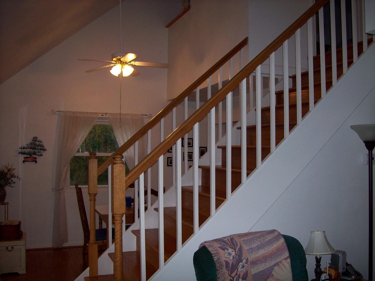 1595 Beaumont Road Roanoke, VA 24019 - Photo 5 of 13 Vaulted Ceiling, Stairs to 2nd Floor