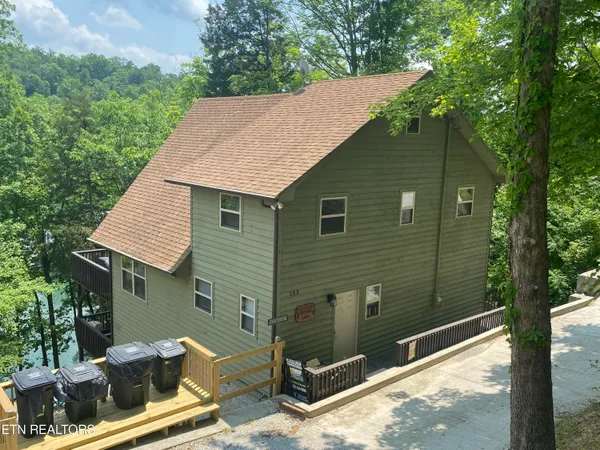 $825,000 | 123 Flat Lake Circle, Speedwell, TN 37870