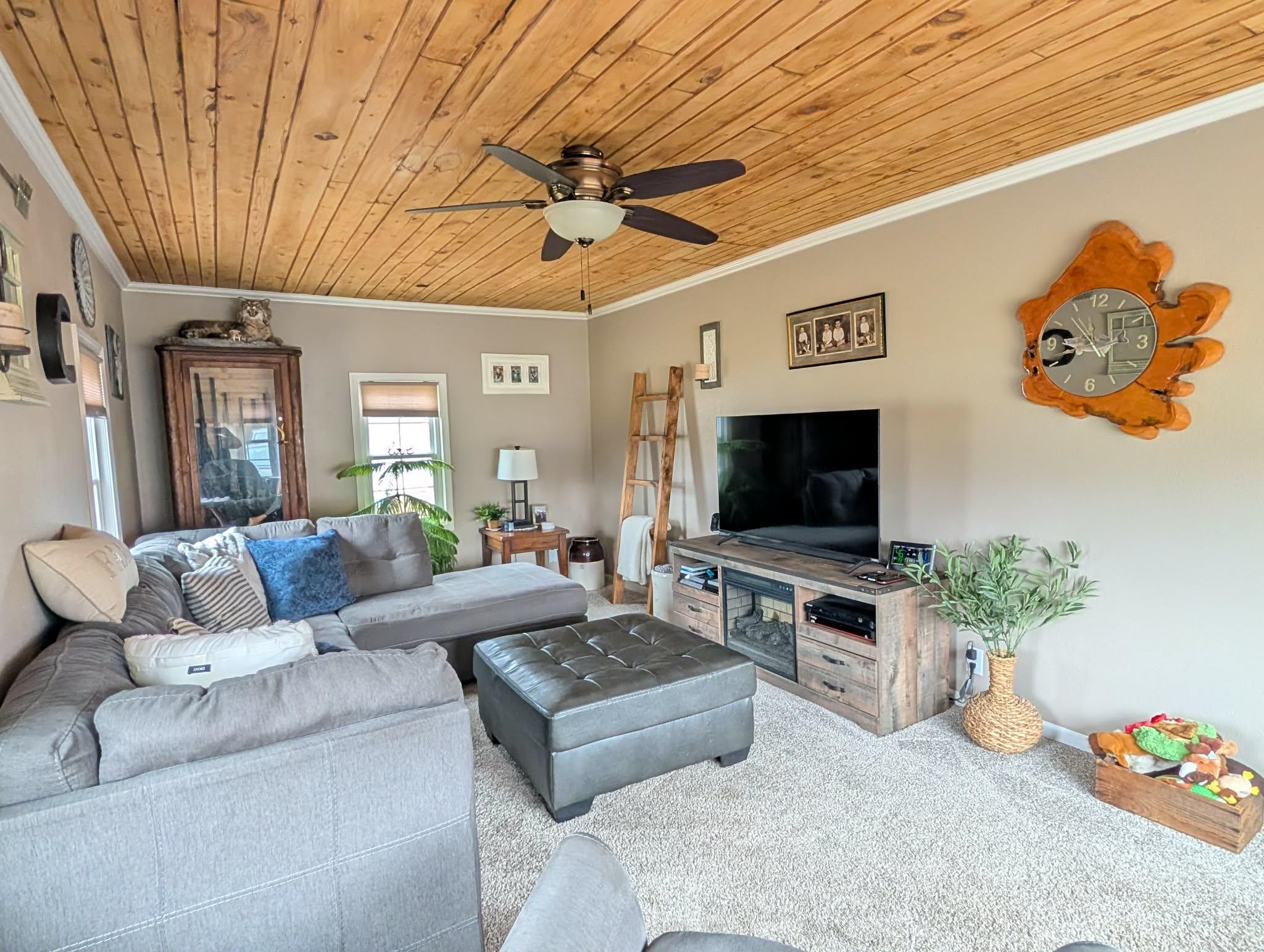 135 Florence Street Daggett, MI 49821 - Photo 8 of 47