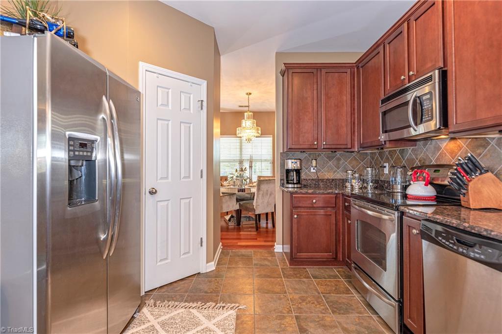 210 Everidge Road Winston-Salem, NC 27103 - Photo 6 of 28 Gallery Image 6