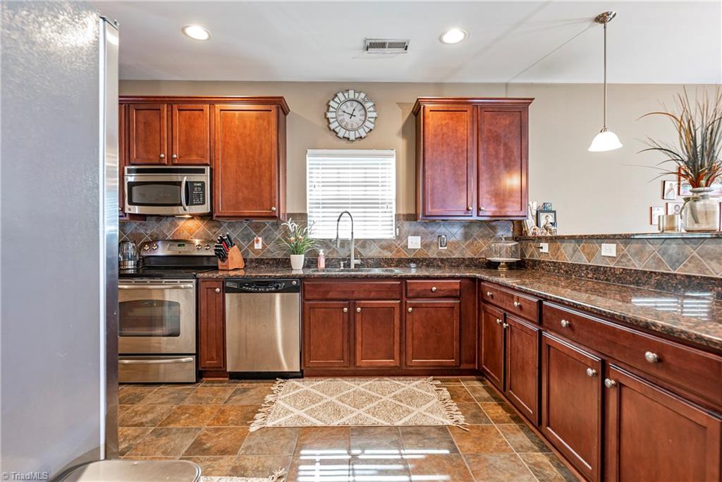 210 Everidge Road Winston-Salem, NC 27103 - Photo 8 of 28 Gallery Image 8