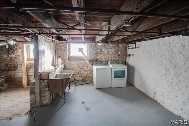 $1,950 | 823 Langdon Street, Alton, IL 62002