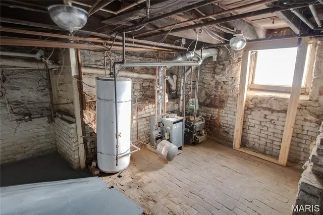 $1,950 | 823 Langdon Street, Alton, IL 62002