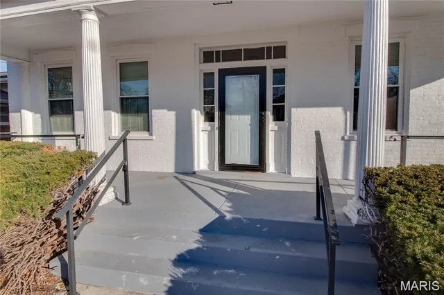 $1,950 | 823 Langdon Street, Alton, IL 62002