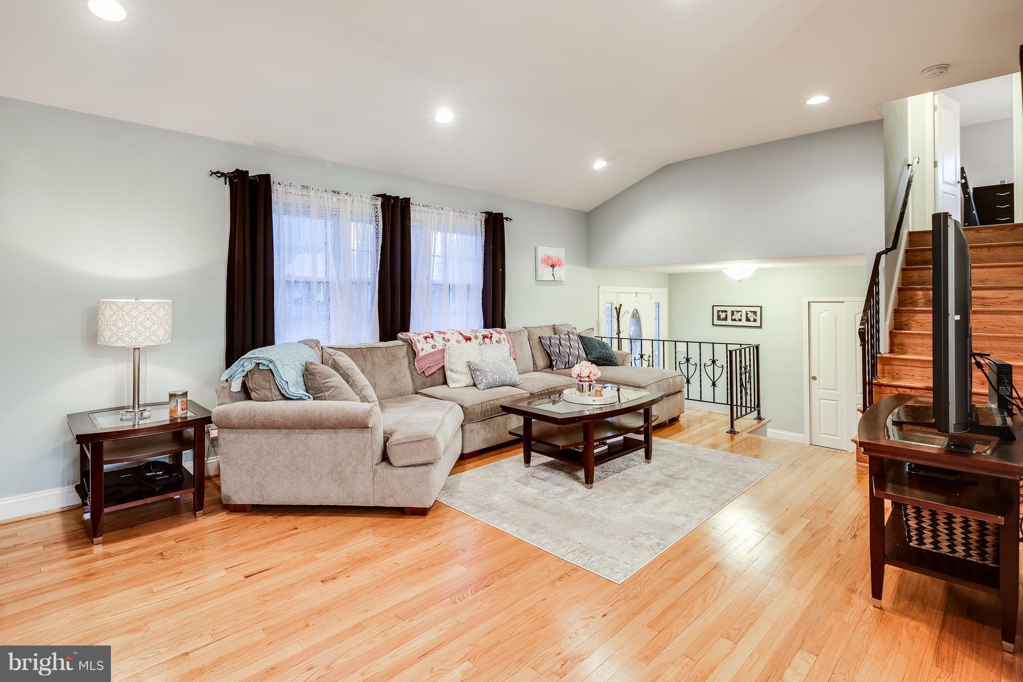 915 Breezewick Road Towson, MD 21286 - Photo 11 of 30 Living Room