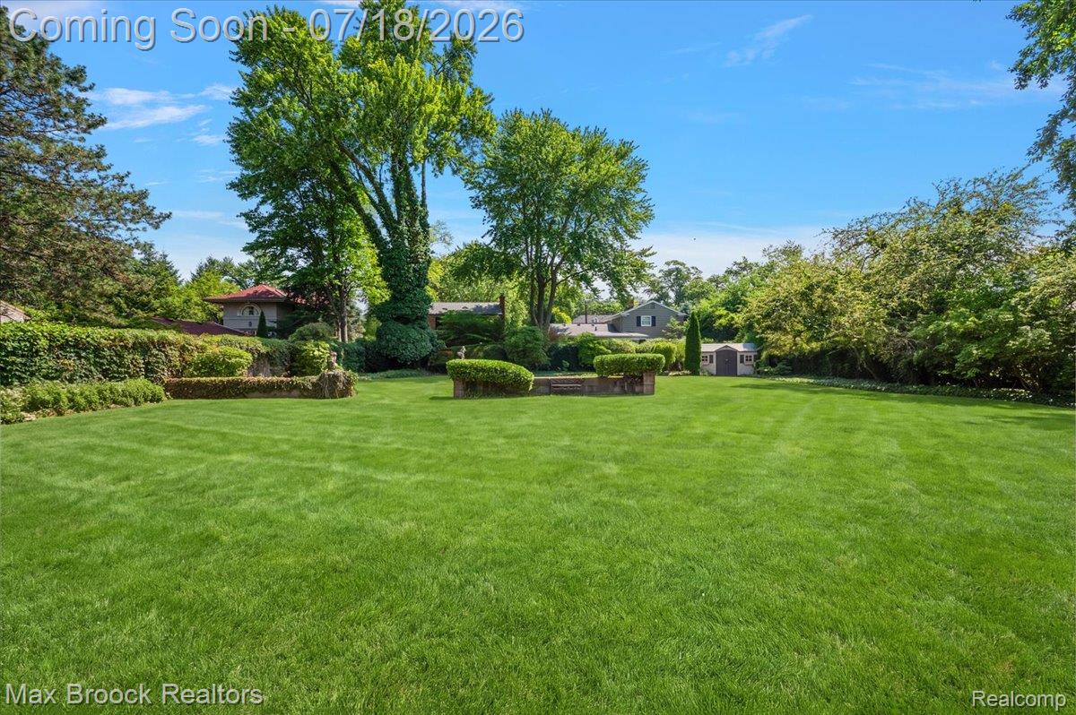 294 Lincoln Road Grosse Pointe, MI 48230 - Photo 74 of 84 Backyard Alternate View