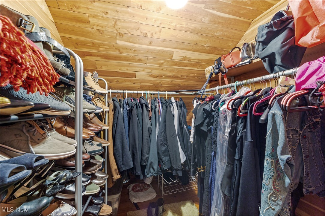 1386 Argonne Road Cleveland, OH 44121 - Photo 27 of 37 Primary Bedroom Cedar Closet