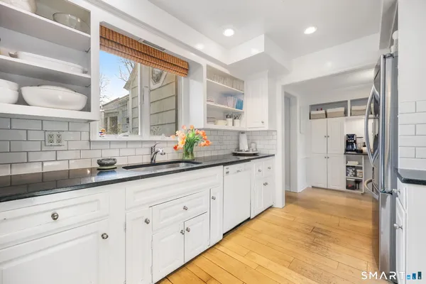 $2,395,000 | 16 Libby Lane, Darien, CT 06820