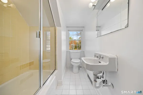 $2,395,000 | 16 Libby Lane, Darien, CT 06820