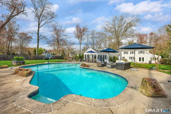 $2,395,000 | 16 Libby Lane, Darien, CT 06820