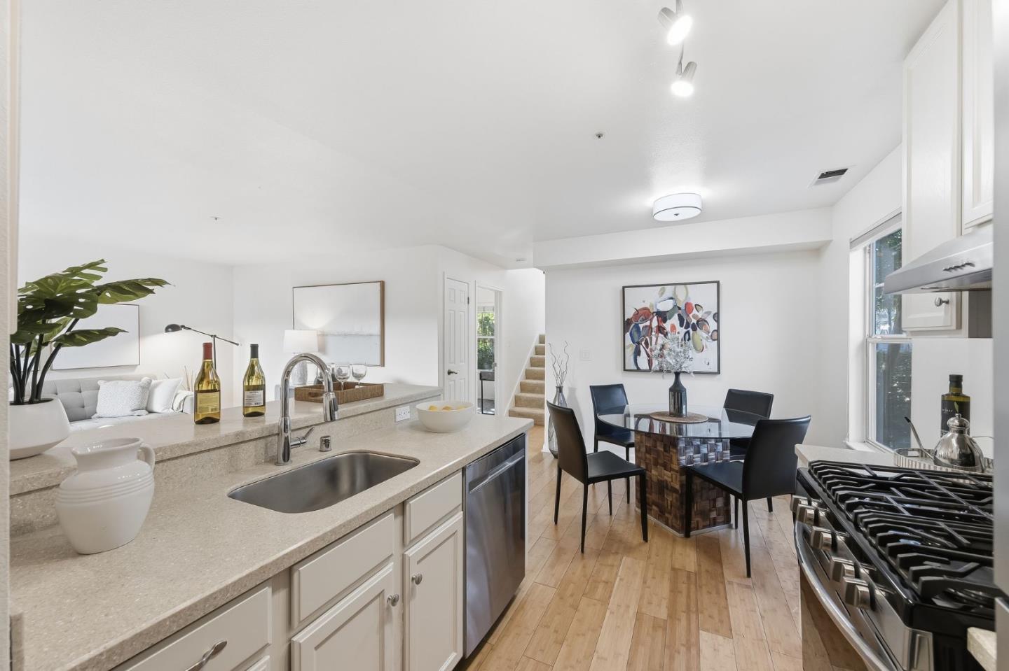 805 North San Antonio Road Los Altos, CA 94022 - Photo 8 of 26