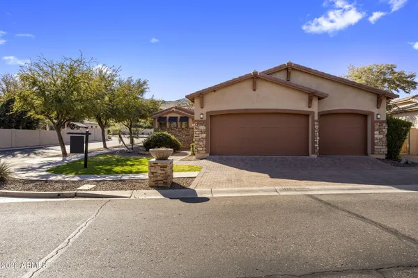 $685,000 | 3215 East Constance Way, Phoenix, AZ 85042