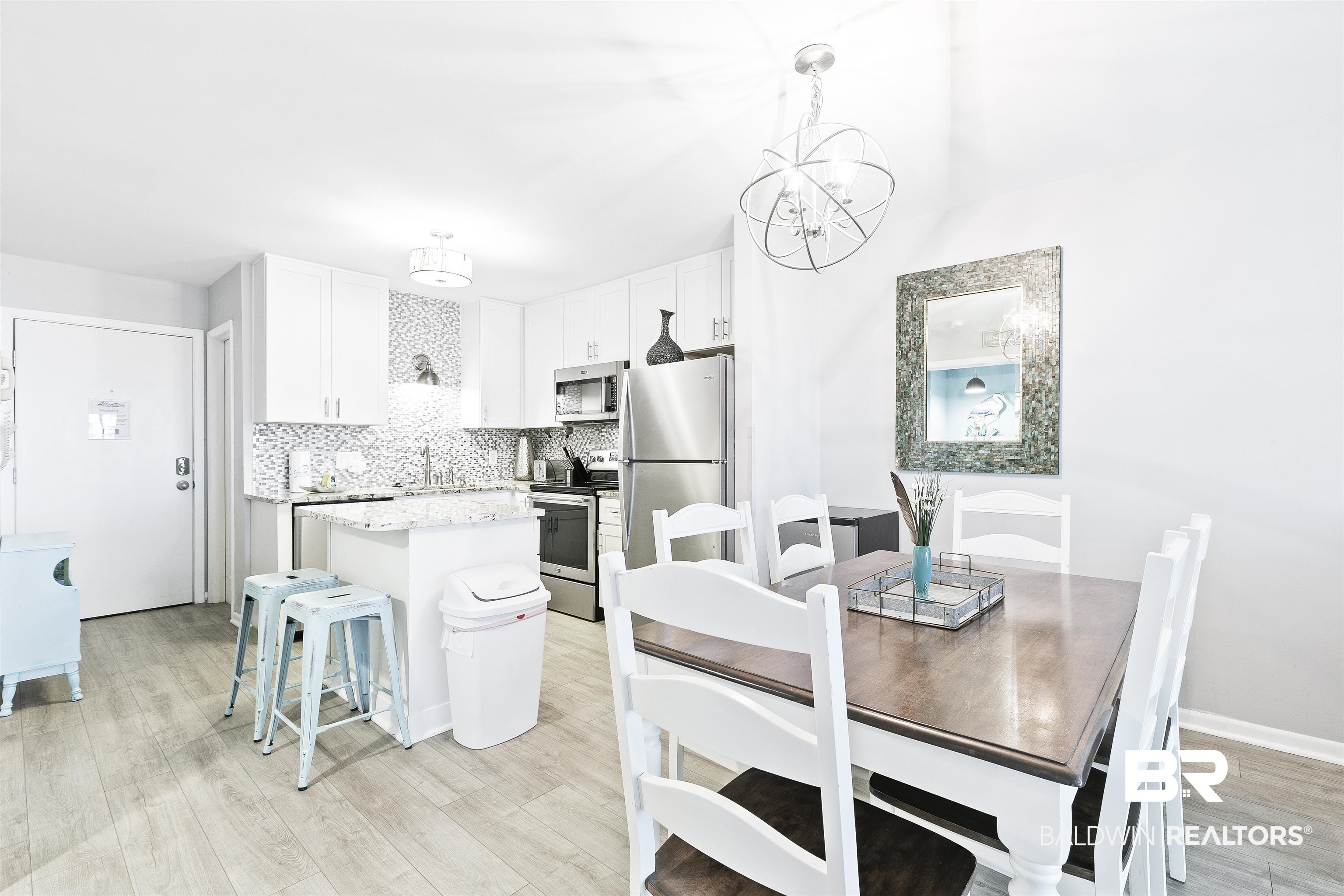 400 Plantation Road, Unit 3314 Gulf Shores, AL 36542 - Photo 8 of 47 Dining Room/Kitchen