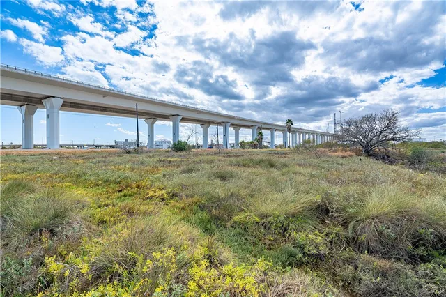 $165,000 | 3411 West Causeway Boulevard, Corpus Christi, TX 78402