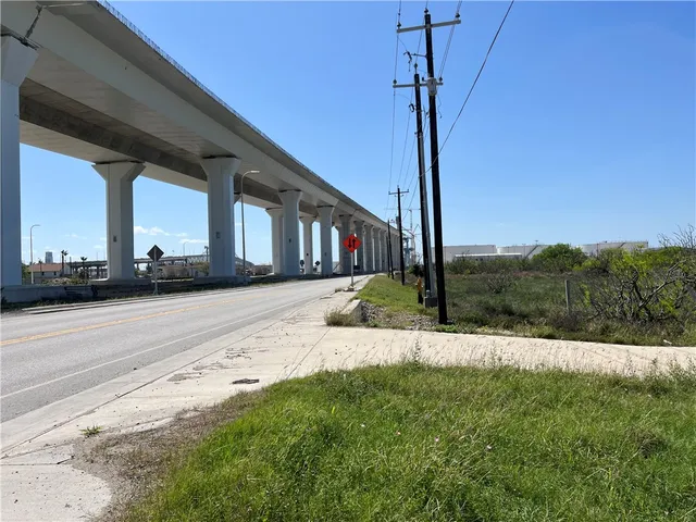 $165,000 | 3411 West Causeway Boulevard, Corpus Christi, TX 78402