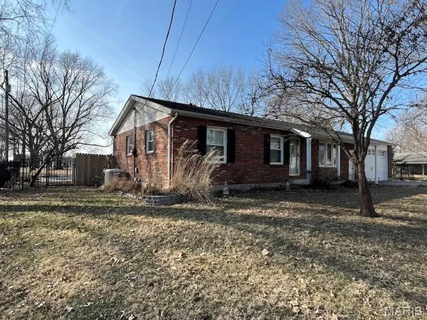 $242,900 | 904 A Sycamore Street, Germantown, IL 62245