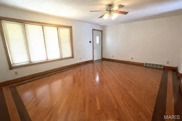 $242,900 | 904 A Sycamore Street, Germantown, IL 62245