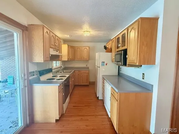 $242,900 | 904 A Sycamore Street, Germantown, IL 62245