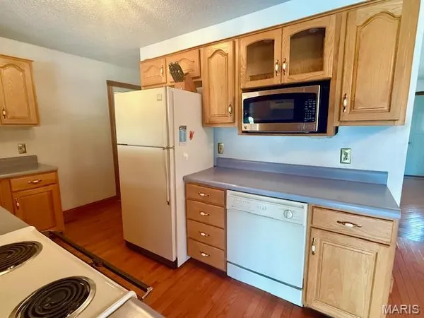 $242,900 | 904 A Sycamore Street, Germantown, IL 62245