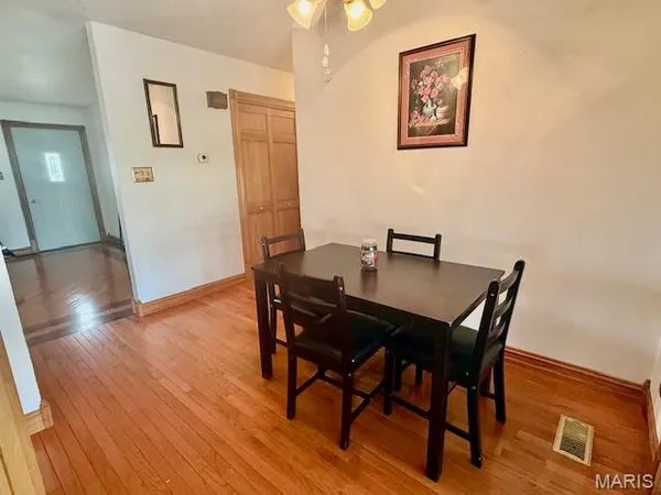 $242,900 | 904 A Sycamore Street, Germantown, IL 62245