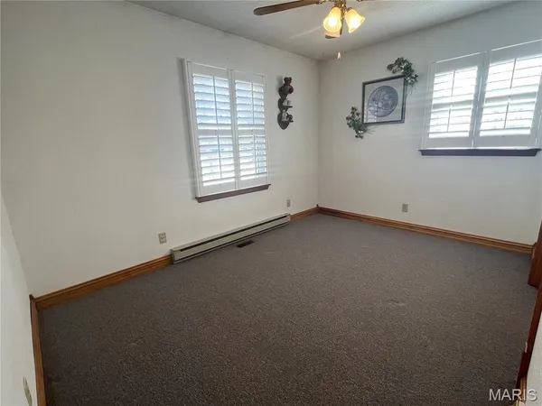 $242,900 | 904 A Sycamore Street, Germantown, IL 62245