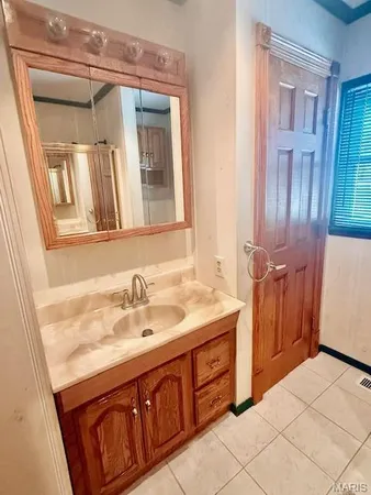 $242,900 | 904 A Sycamore Street, Germantown, IL 62245