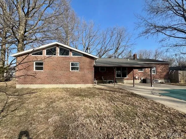$242,900 | 904 A Sycamore Street, Germantown, IL 62245