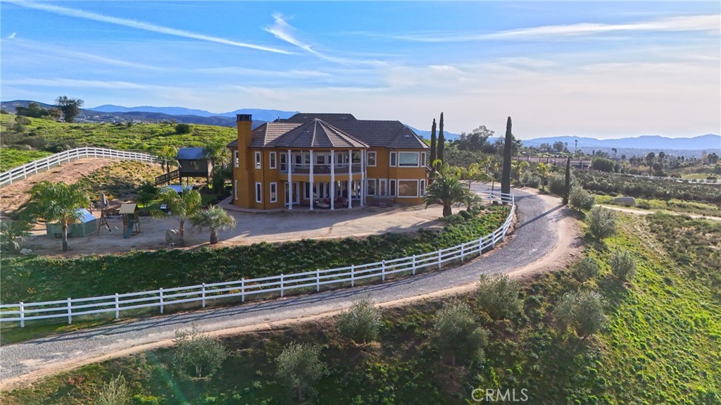 38101 Vía Lobato Temecula, CA 92592 - Photo 4 of 67