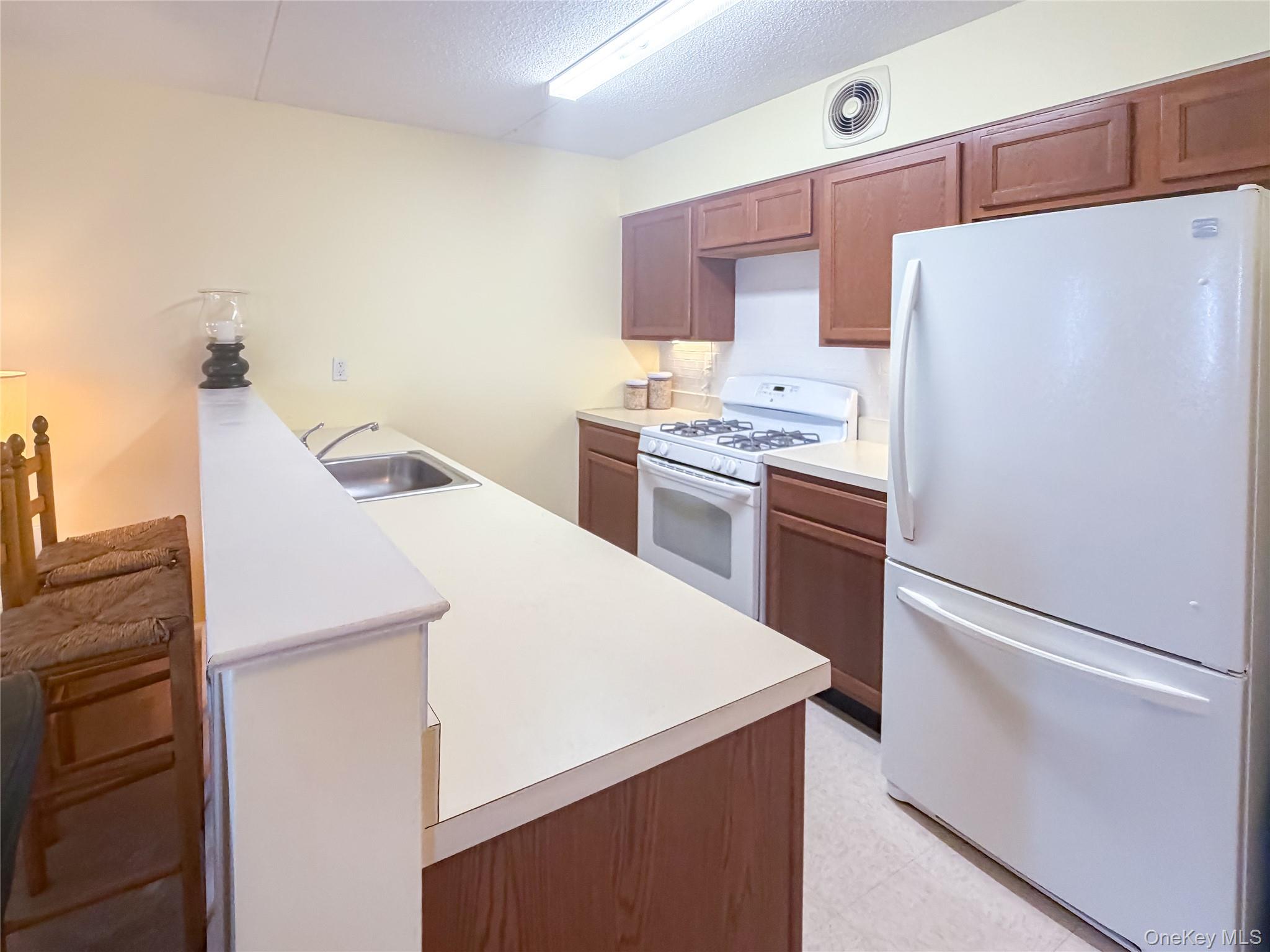 6106 Beach Front Road, Unit 73 Queens, NY 11692 - Photo 8 of 20 Gallery Image 8