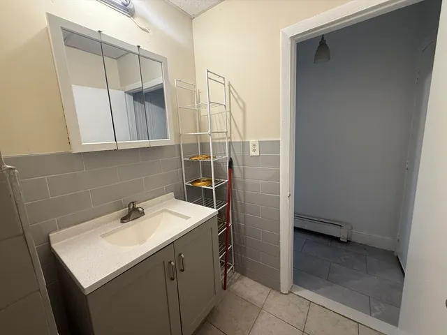 $3,800 | 9-11 Higgins Street, Unit 1, Boston, MA 02134