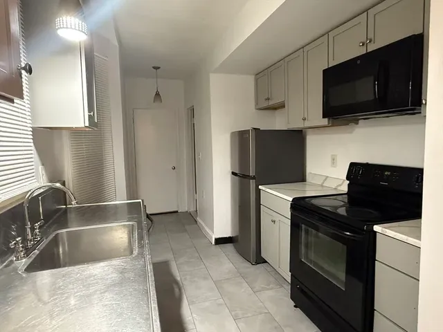 $3,800 | 9-11 Higgins Street, Unit 1, Boston, MA 02134