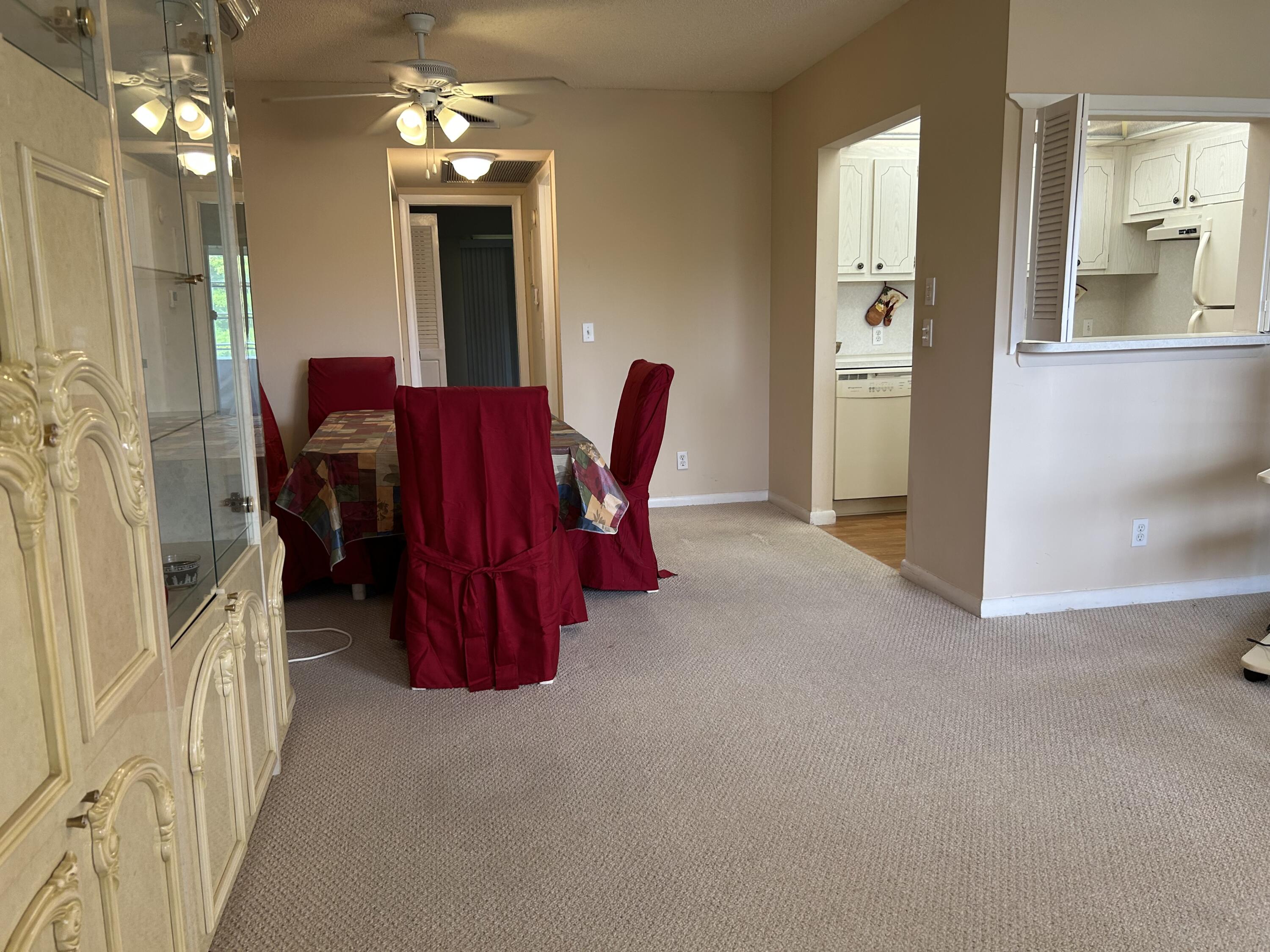 366 Mansfield I Boca Raton, FL 33434 - Photo 3 of 17 Living Room/Dining Area