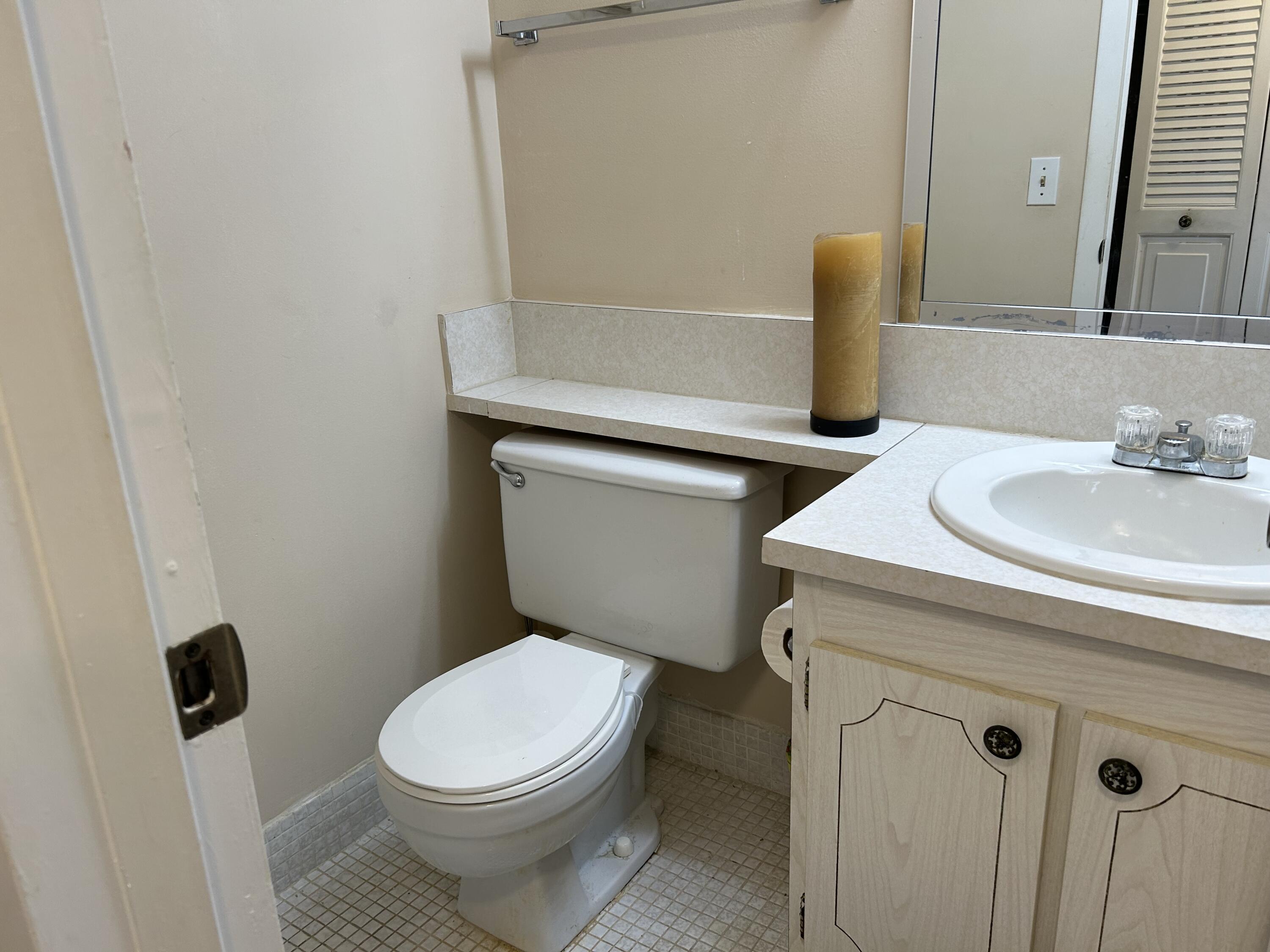 366 Mansfield I Boca Raton, FL 33434 - Photo 6 of 17 Bathroom
