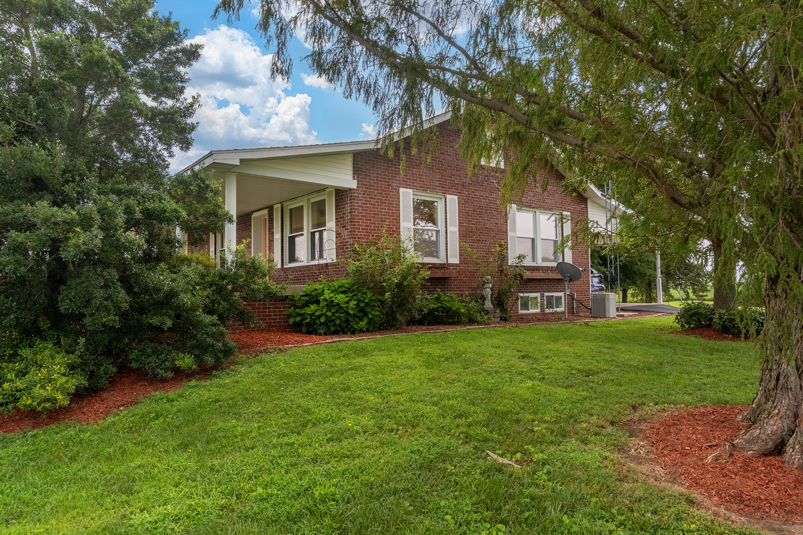 4202 Walnut Lane Junction, IL 62954 - Photo 9 of 47 Gallery Image 9