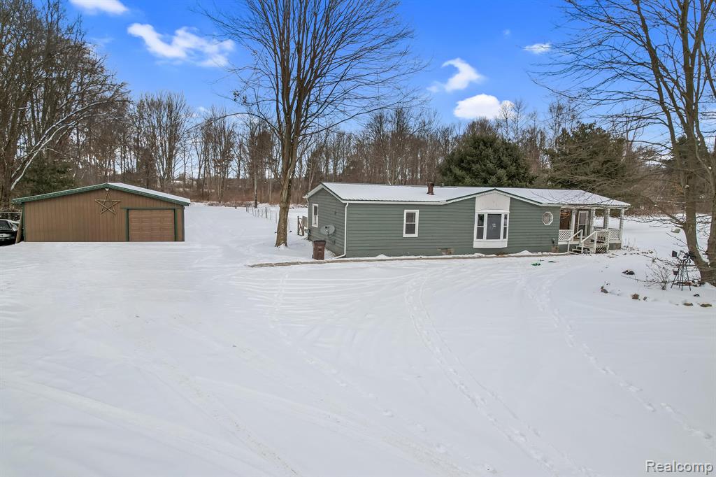 18900 Bowdish Road Gregory, MI 48137 - Photo 1 of 18
