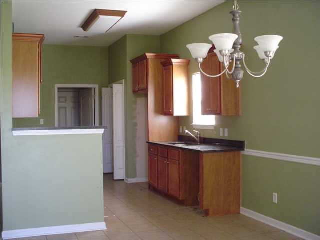 233 Tropical Way Freeport, FL 32439 - Photo 5 of 13 Gallery Image 5