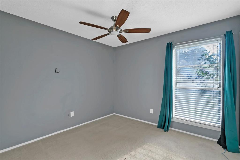 6104 Kelly Elliott Road Arlington, TX 76001 - Photo 12 of 25