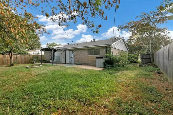 $2,150 | 6104 Kelly Elliott Road, Arlington, TX 76001